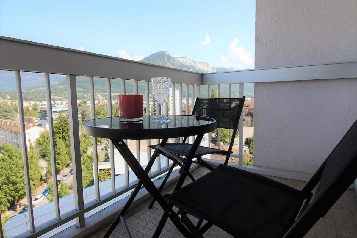 Mont Royal Balcon Et Piscine Apartment Annecy Exterior photo