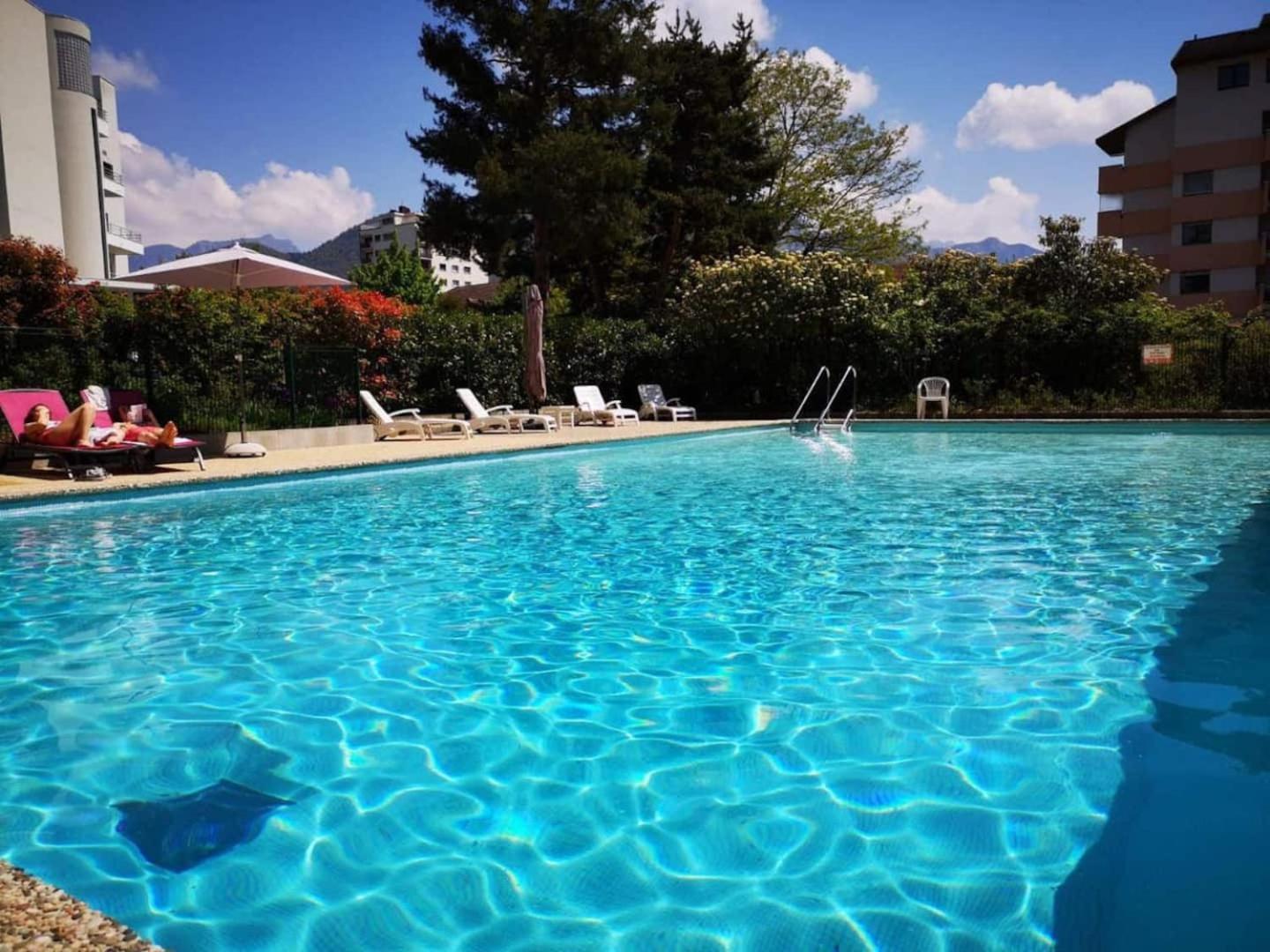 Mont Royal Balcon Et Piscine Apartment Annecy Exterior photo