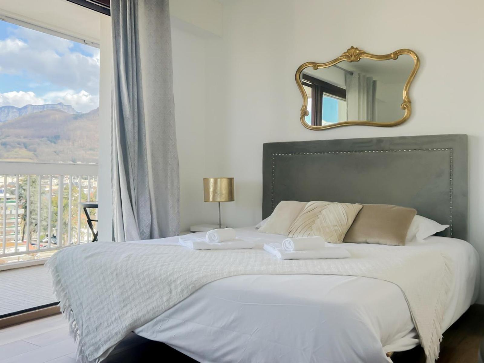 Mont Royal Balcon Et Piscine Apartment Annecy Exterior photo